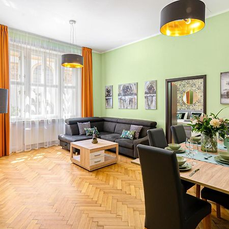 Oasis Apartments At Charles Square Prague Exterior photo